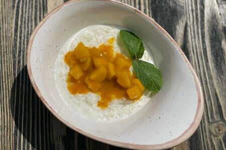 Каша рисовая с пюре из манго