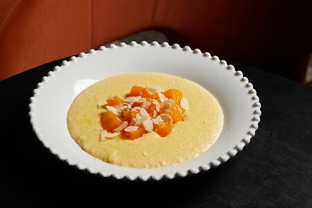 Каша пшенная с тыквой и миндалем