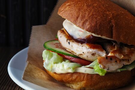 Бургер с куриным филе