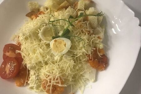 Салат Цезарь с креветками