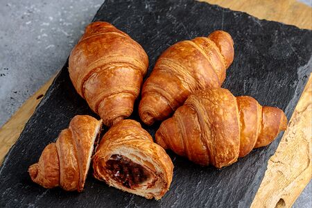 Круассан с шоколадом