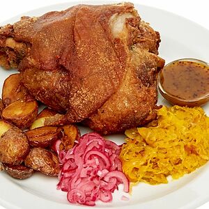 Рулька свиная с квашенной капустой