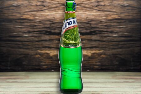 Лимонад Натахтари Тархун в стекле