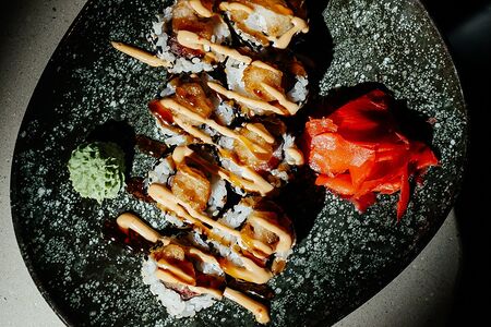 Ролл с попкорном из креветок