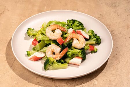 Салат с брокколи