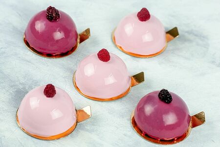 Пирожные микс ягодно-йогуртовый