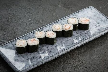 Маки с креветкой