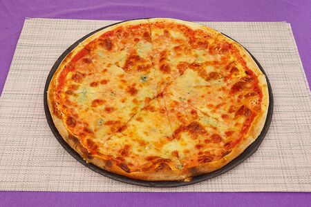 Пицца Кватро формаджо