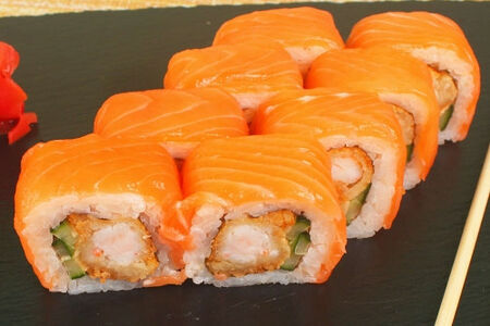 Ролл сяке темпура