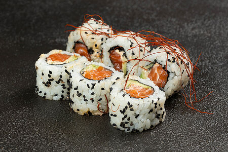 Ролл Блек Джек с лососем