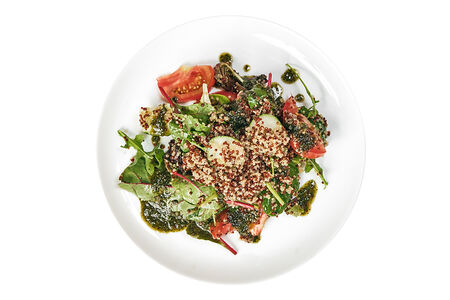 С киноа, овощами и свежей мятой