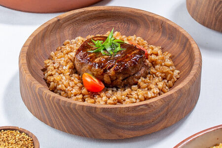 Конина в перечном соусе