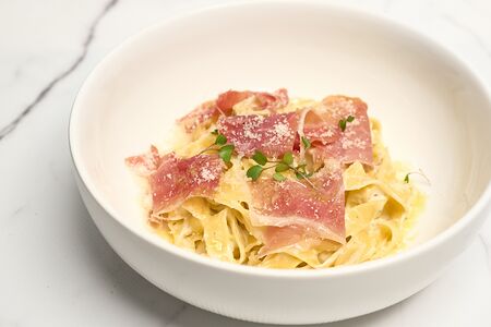 Паста с хамоном, дорблю и трюфельным маслом
