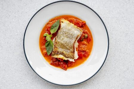 Треска, соус аква пацца