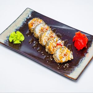 Горячий ролл с угрём