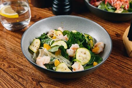 Креветки, шпинат, фенхель, апельсин