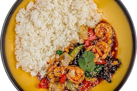 Креветки Гунбао с рисом