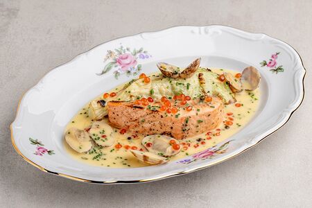 Лосось с капустой на углях