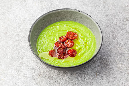 Крем-суп из цукини с вялеными томатами