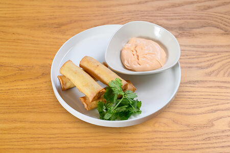 Спринг роллы с креветкой и снежным крабом