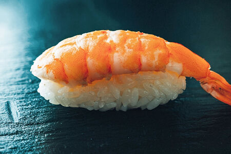 Суши с креветкой