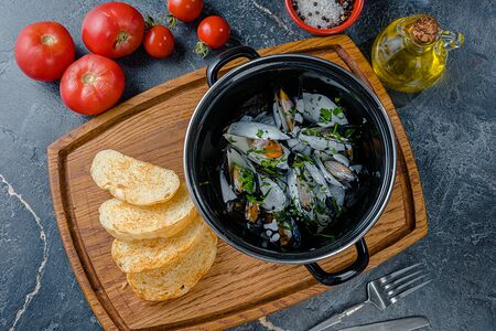 Мидии сливочном соусе