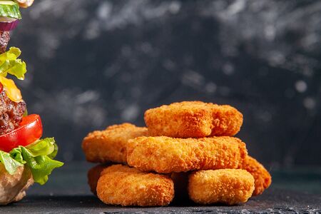 Куриные наггетсы