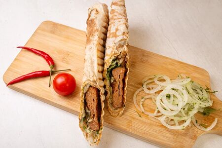 Люля-кебаб из курицы в лаваше