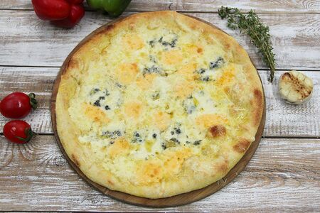 Пицца Четыре Сыра средняя