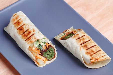 Фалафель с картофелем и морковкой по-корейски