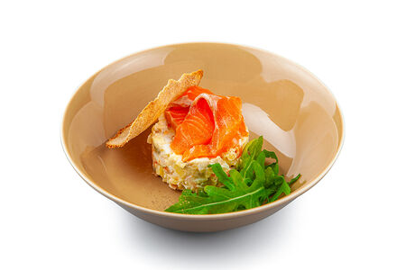 Салат Оливье с лососем и халап