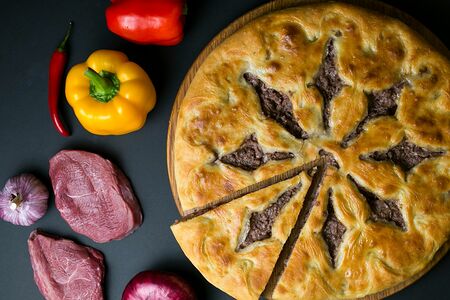 Пирог с мясом и болгарским перцем