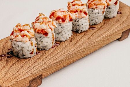 Вулкан с лососем и гребешком