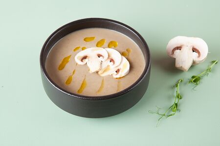 Сливочный крем-суп из грибов