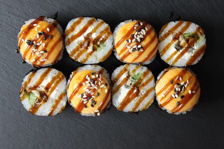 Маки Хот с угрем