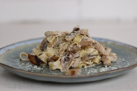 Тальятелле с курочкой и грибами