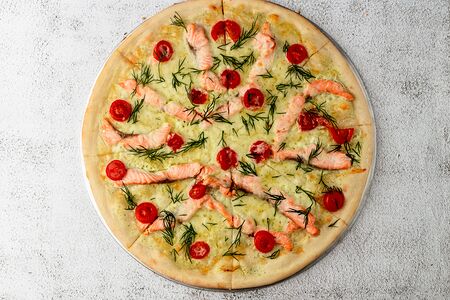 Пицца с лососем