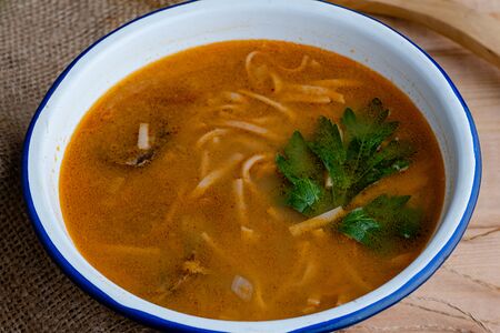 Фасолевый суп с сушеной колбасой