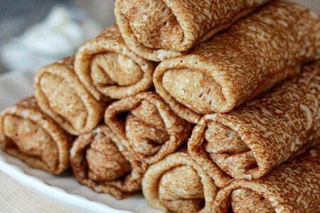 Блины с клубникой