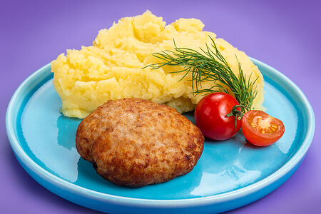 Котлетка из индейки с картофельным пюре