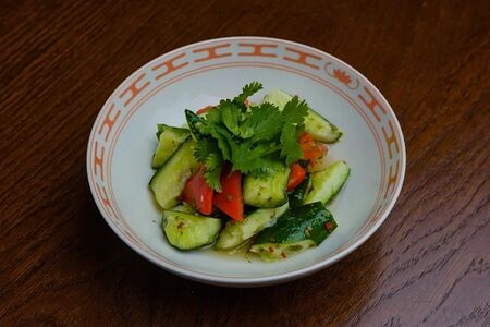 Битые огурцы в лаймовом соусе