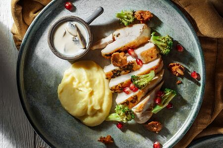 Куриная грудка с картофельным пюре