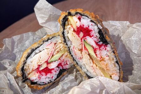 Суши-бургер с креветкой