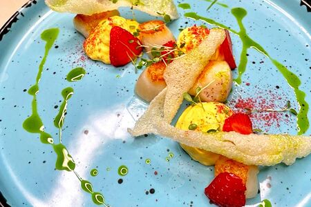 Татаки из гребешка с креветочным муссом