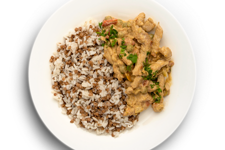 Фрикасе из цыпленка с гречкой и рисом