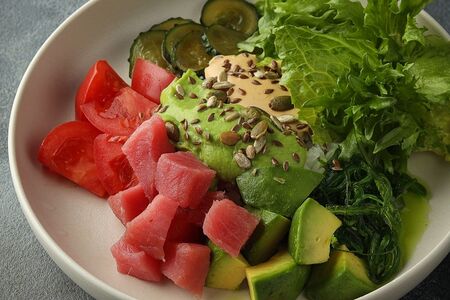 Поке с тунцом