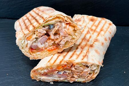 Шаурма в лаваше со свининой большая