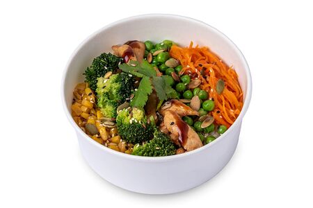 Поке с киноа, цыпленком, брокколи и кукурузой гриль