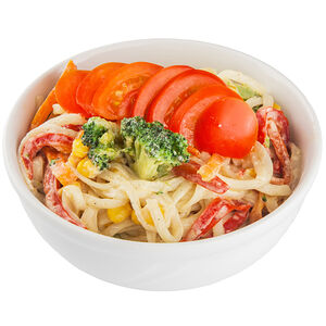 Лапша с овощами в сливках