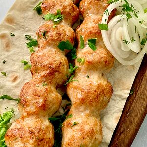 Люля-кебаб из баранины в лаваше